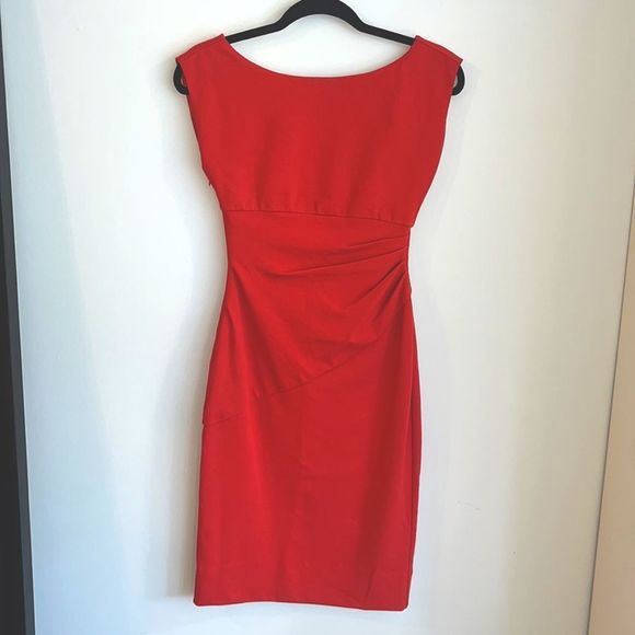 Sleek red dress from Diane von Furstenberg - Picture 3 of 9